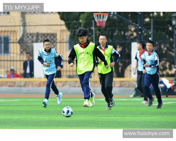 足球明星角色扮演游戏带你体验绿茵场上的荣耀与挑战尽情展现你的足球梦想