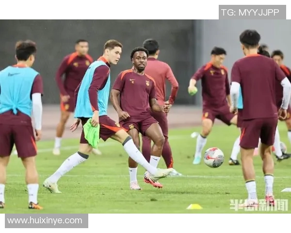 国足迎战泰国队期待逆袭展现实力争取胜利的激情之战